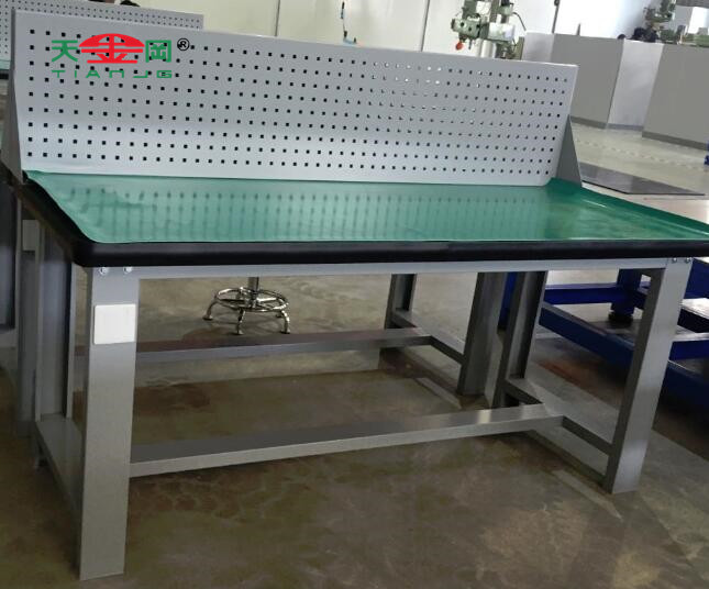 車(chē)間工作臺(tái)